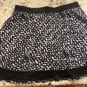 Lululemon Court Rival High-Rise Skirt 
Long size 6